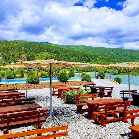 Pansion Basa Hotel Ustikolina Buitenkant foto