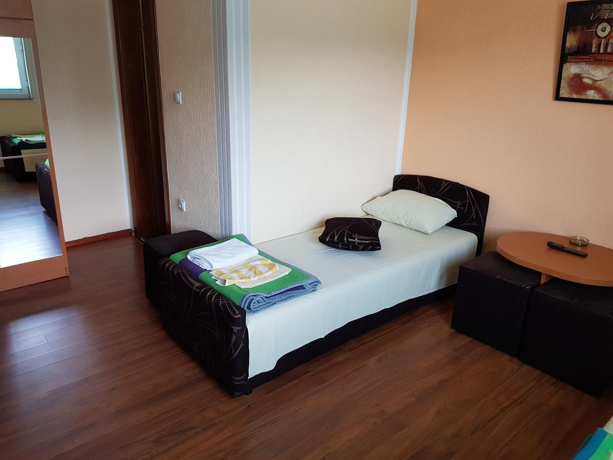 Pansion Basa Hotel Ustikolina Buitenkant foto