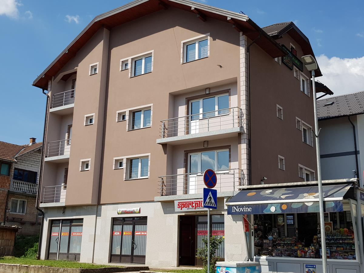 Pansion Basa Hotel Ustikolina Buitenkant foto